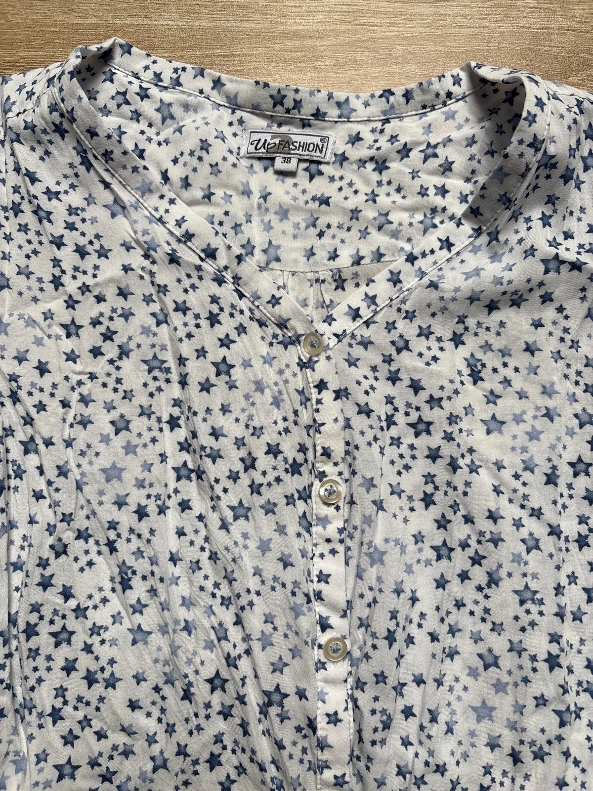 Blusa fluida talla 38 con estampado de estrellas – photo 3